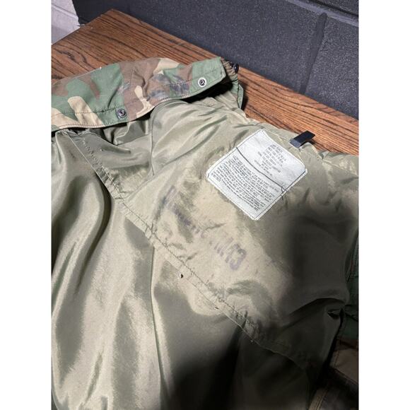 US Military Cold Weather Parka Desert Camo Jacket Men’s Large *No Zipper* - Picture 7 of 9